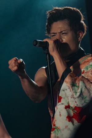 東京力車、7月発売の新曲『握手をしよう～世界の国からこんにちは～』収録のカップリング曲「笑顔満開」をライブ初披露！ 新ビジュアルも解禁に