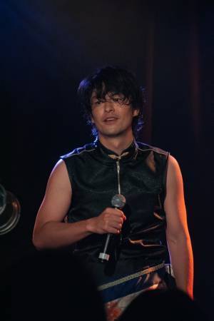 東京力車、7月発売の新曲『握手をしよう～世界の国からこんにちは～』収録のカップリング曲「笑顔満開」をライブ初披露！ 新ビジュアルも解禁に