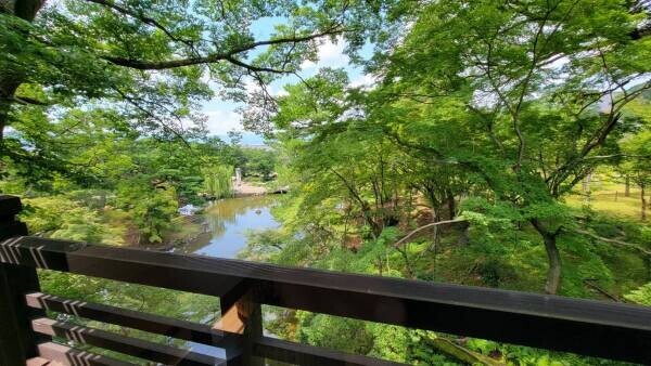 八坂神社の例祭とともに静寂と優美を一度に。京都の和モダンカフェ「eXcafe祇園八坂」　円山公園 新緑シーズンのご案内