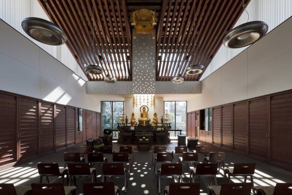 お墓参りは年に何回⁉ お参りしたくなるお墓3つのポイント