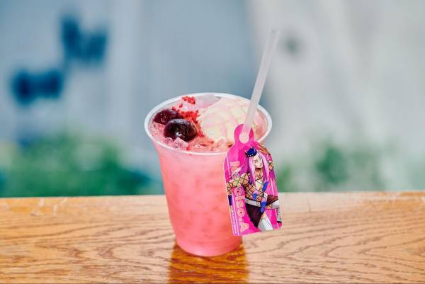 リアル脱出ゲーム×アニメ「ジョジョの奇妙な冒険 ストーンオーシャン」 『ジョジョの奇妙な悪夢からの脱出』 オリジナルグッズ&カフェメニュー公開！