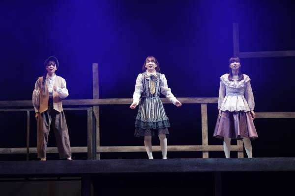 太田奈緒主演！舞台『十五少女漂流記』開幕！