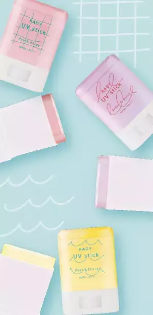 日焼け止めはスティックタイプが優秀！ ムラになりにくいフルーティーなUVスティック3/10発売