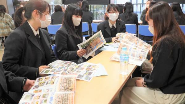 「大阪国際大学短期大学部幼児保育学科×自治体」連携　子育て支援イベント『わくわくランド』とキャリア教育イベント『子どもの目線で楽しく体験しよう』