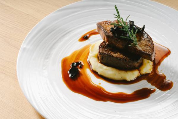 【Xmasスペシャル】ヒュッゲを体感、クリスマス限定ディナーが受付開始。京都府京丹後市「HOTEL＆湖邸 艸花 -SOKA-」