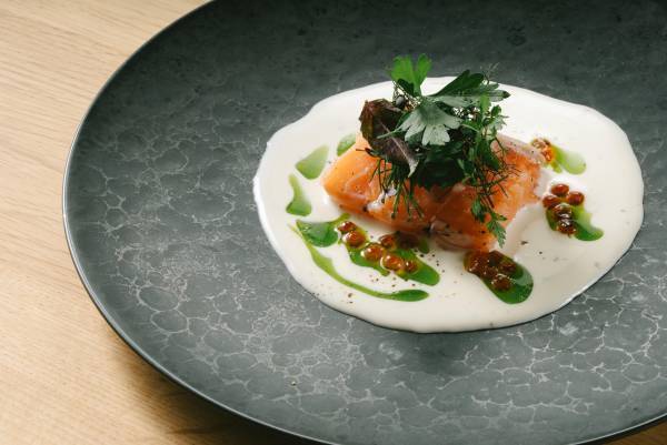 【Xmasスペシャル】ヒュッゲを体感、クリスマス限定ディナーが受付開始。京都府京丹後市「HOTEL＆湖邸 艸花 -SOKA-」