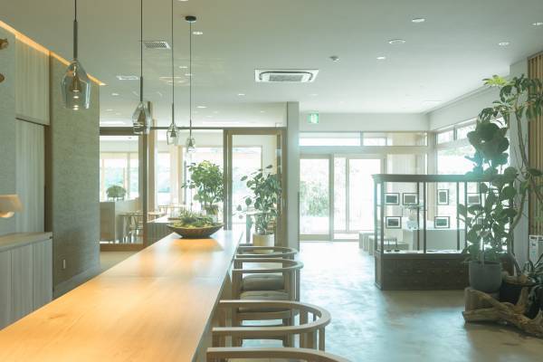 【Xmasスペシャル】ヒュッゲを体感、クリスマス限定ディナーが受付開始。京都府京丹後市「HOTEL＆湖邸 艸花 -SOKA-」