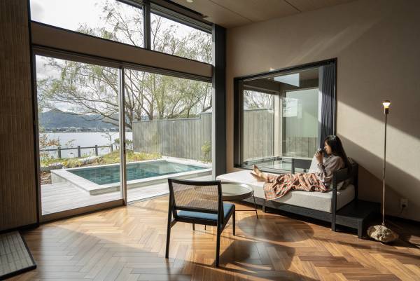 【Xmasスペシャル】ヒュッゲを体感、クリスマス限定ディナーが受付開始。京都府京丹後市「HOTEL＆湖邸 艸花 -SOKA-」