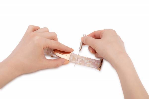 手首周りが目に留まる季節に キャンディのような透け感が可愛いApple Watchバンド GRAMAS COLORSより発売