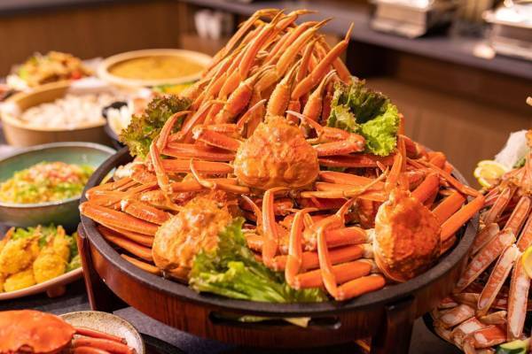 【TikTok 29万回再生】カニ食べ放題 「冬の特別ビュッフェ」開催中 夕日ヶ浦温泉「時季を彩る 佳松苑」