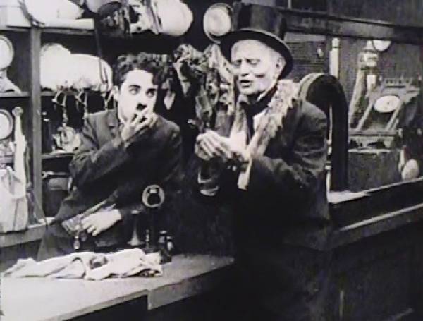 「弁士」の語りと新垣隆のピアノで観るチャップリン　『弁士とピアノ演奏付き無声映画』開催決定　カンフェティでチケット発売