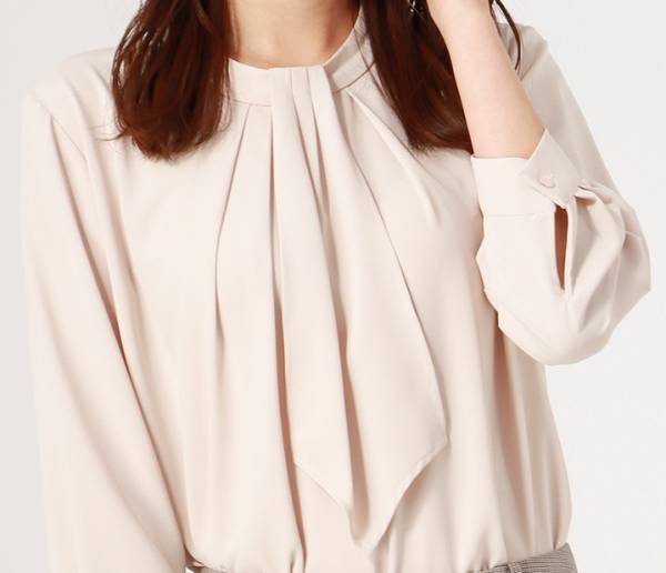 ＜ザ・スーツカンパニー＞ ビジネスとセレモニー兼用、コーディネートに合わせた着まわしが可能　4通りの着こなしができる「マルチWAYブラウス」を発売