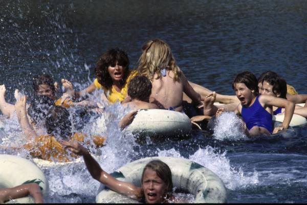 往年の名作水棲怪物スリラーを2週連続で放送！ 「ピラニア」「白鯨」 2月16日（木）、23日（木）夕方6時～BS12 トゥエルビで放送