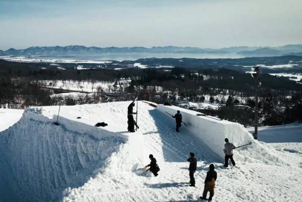 【アルツ磐梯】世界トップクラスの選手が集うスノーボードビッグエア大会「FIS ALTS BANDAI BIGAIR by Hoshino Resorts」開催決定｜日程：2023年2月13日～14日