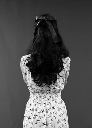 世界各地で上演 再脚光を浴びる女性二人芝居　演劇企画イロトリドリノハナ『エアスイミング』上演決定　カンフェティでチケット発売