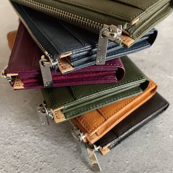 「一級財布職人の独自設計」膨らみづらくカードが整列。利き手を問わない軽量長財布【PROUDY_G】