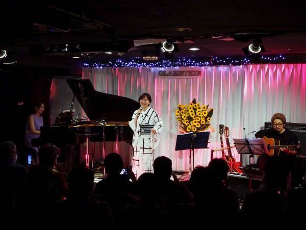 “初恋は石原裕次郎”　歌手・山口瑠美、デビュー記念日前日に念願のカバーソングライブ「居酒屋瑠美～昭和歌謡で一杯いかが編～」開催