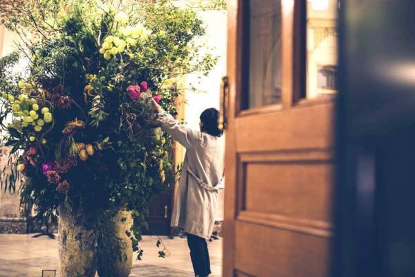【リゾナーレ大阪】花を見つめ、花の不思議さを感じる、子どものためのお花見「アトリエの花咲くリゾナーレ」開催～アトリエリスタと色や香りを感じ、花と出会う「プロジェクト」実施～｜期間：2023年4月1日～5月31日