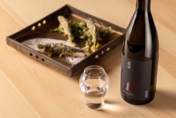 【星のや軽井沢】一棟貸し切りの空間で、信州の山菜や川魚を天婦羅で味わう「春山の晩餐 ー天婦羅懐石ー」を提供開始 ～滋味深い春の苦みを堪能する特別夕食～｜期間：2023年4月20日～5月20日