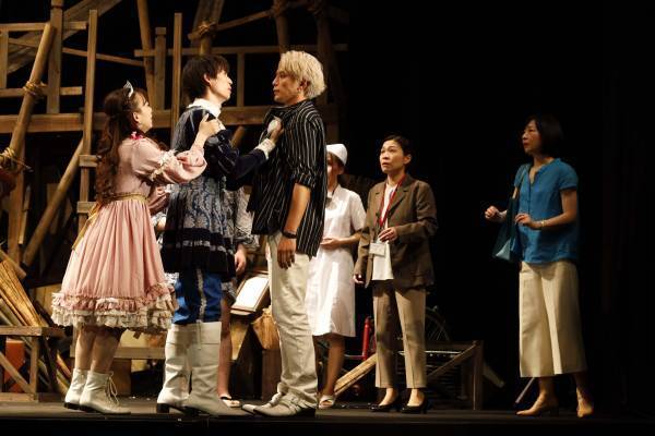 野澤祐樹らが 2 つの劇場を行き来し、1 つの物語を描き出す  『ダブルブッキング!』‐2023‐が開幕