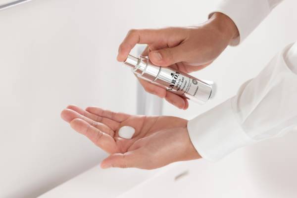 TAKEO KIKUCHI（タケオキクチ） 大人の男性向けオールインワンスキンケア『VARON（ヴァロン）』との コラボレーション商品を12月8日（金）より発売