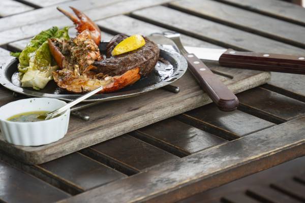 【BBQ＆Co】北米で人気の料理スタイル「サーフ＆ターフ」の第2弾を7月1日から提供開始！ ロブスターと塊ステーキの贅沢な組み合わせをお楽しみください