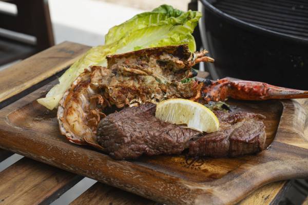 【BBQ＆Co】北米で人気の料理スタイル「サーフ＆ターフ」の第2弾を7月1日から提供開始！ ロブスターと塊ステーキの贅沢な組み合わせをお楽しみください