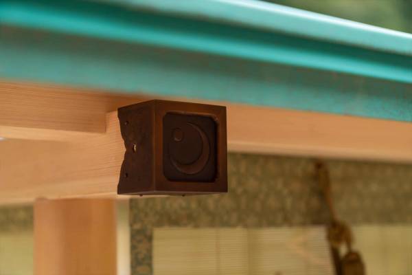 【星のや京都】屋形舟で渓谷の桜を眺めながら特製の和菓子を味わう「朝ぼらけの花見舟」開催 ～かつて平安貴族が愛でた嵐山の桜を大堰川の上から静かに眺める～｜期間：2023年3月25日～4月9日