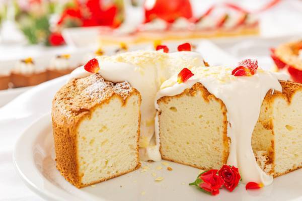 ホテル京阪 京橋 グランデ レストラン「ロレーヌ」で楽しむクリスマスメニュー ～華やかな装飾がクリスマス気分を盛り上げます。～