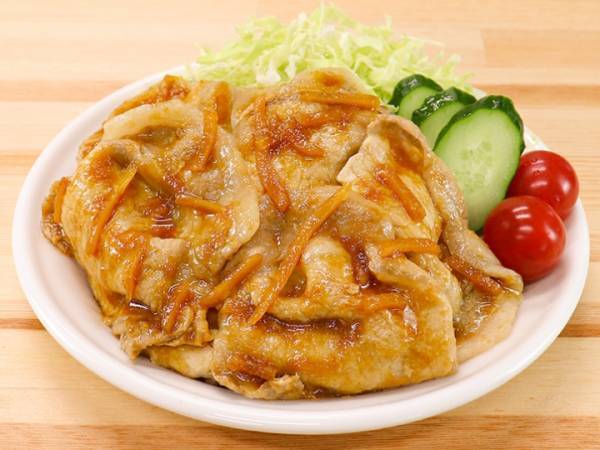 岩下の新生姜を千切りとすりおろしのW配合で製品中45％使用した本格生姜焼きの素『岩下の新生姜たっぷり生姜焼きの素』を9月6日発売