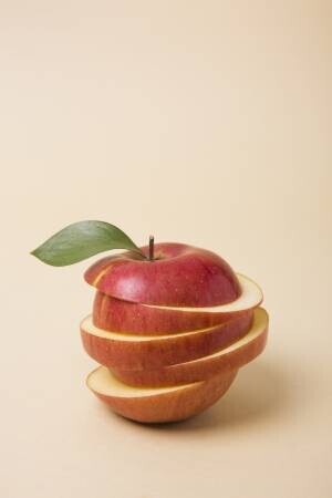 ＜ザ・スーツカンパニー＞ リンゴの破棄物を原料としたアップサイクルレザー　「ザ・スーツカンパニー」初となるアップルレザーベルトを発売