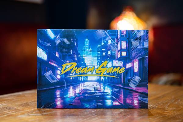 ピラミッド内で起こる迷宮の探索体験、頭脳をフル回転させて挑むデスゲーム、圧倒的な量のパズルが押し寄せる謎。