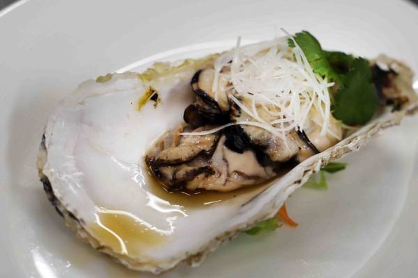 【西明石ホテルキャッスルプラザ】広東料理店「春華」が冬季限定の「牡蠣フェア」を開催！料理人の技と旬の食材《牡蠣》が織り成す特別な味覚体験！