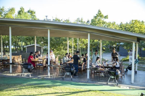 【森とリルのBBQフィールド】大阪・舞洲にあるBBQ場が関西有数の花火メーカーの葛城煙火とコラボ、7月1日からプライベート花火サービスを提供！