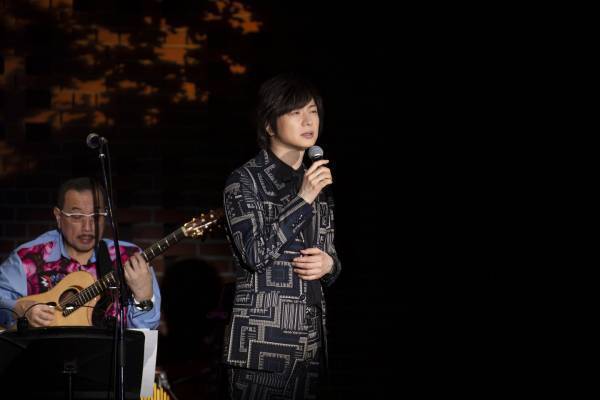 竹島 宏が赤レンガ倉庫でコンサート「竹島 宏 赤レンガ♡デート2023」を開催！ 世界的ギタリスト・吉田次郎氏とのコラボレーションにファン熱狂