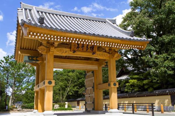 「中世最大の貿易港湾都市と呼ばれた博多」の歴史を学ぼう。 博多旧市街で観光イベント、謎解きゲームで大人も子どもも楽しめる、学びあるまちあるき