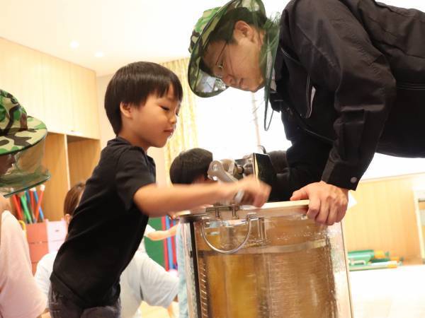 【3日間限定】こだわり蜂蜜10種類かけ放題！ 蜂蜜専門店の蜂蜜堪能スペシャルモーニング予約開始 毎年恒例はちみつしぼり体験も