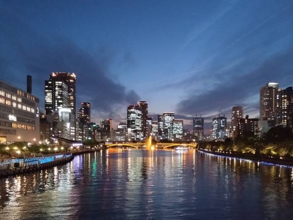 音楽×夜景×船をテーマにした、夏夜の舟遊び「アクアmini ナイトクルーズ」を運航。