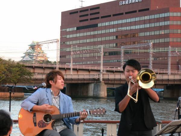 音楽×夜景×船をテーマにした、夏夜の舟遊び「アクアmini ナイトクルーズ」を運航。