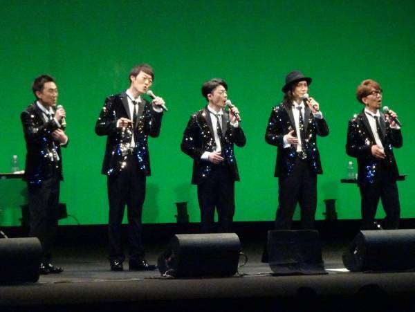 ベイビーブーの浅草公演に五木ひろしがゲスト出演！アカペラコーラスの共演で観客を魅了