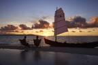 【星のや竹富島】～伝統的な木造船「サバニ」に乗って砂浜へ。穏やかな島時間を堪能。～海に浮かんでいるような砂浜で大切な人と夕刻の絶景を眺める「いりばなの思い出」を実施｜期間：2023年3月1日～5月31日
