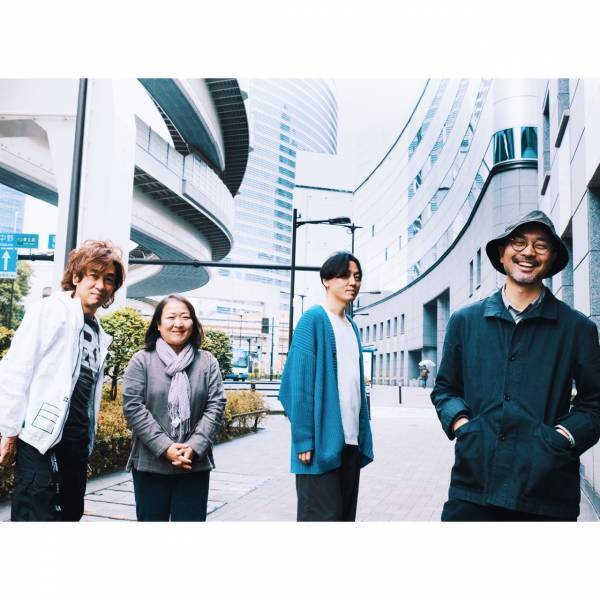 「リアル脱出ゲーム」でお馴染みのSCRAPの代表加藤隆生と「リアル脱出ゲーム」のほぼ全ての楽曲を手がける伊藤忠之がフロントマンを務めるバンドロボピッチャーが17年ぶりのアルバム『起死回生』を4月12日発売！ CD限定でここでしか解けない謎解きもついてくる!!