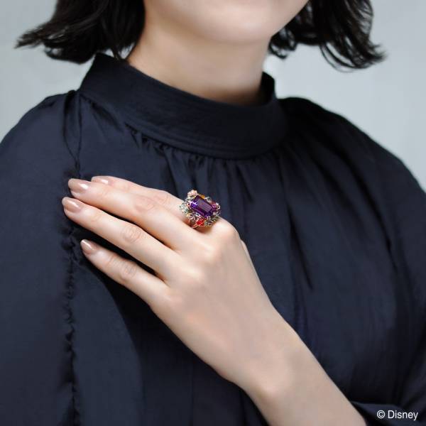 ケイウノ、『ふしぎの国のアリス』にインスパイアされた 宝石や彩り豊かな樹脂で物語の世界観を表現したリング（指輪）　ディズニー創立100周年を祝して ケイウノ店舗、ケイウノオフィシャルサイトにて7/28発売