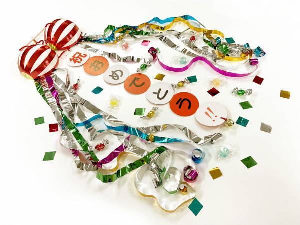 お菓子が飛び出す「おかしなくす玉」を仕様・価格をリニューアルして4/26に発売！