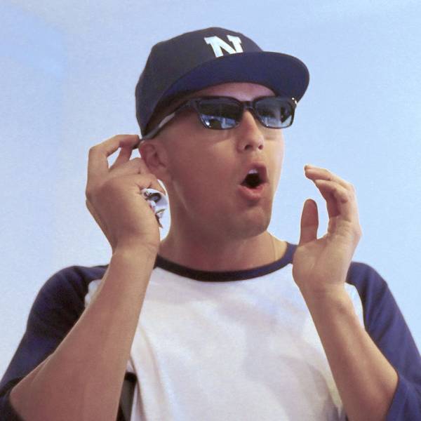 Zoffのスポーツ用メガネに 革新的設計の新モデル「Zoff CLAP CLICK構造搭載モデル」が登場。ヌートバー選手がひと足早く試着「Oh, so it fits perfectly！」