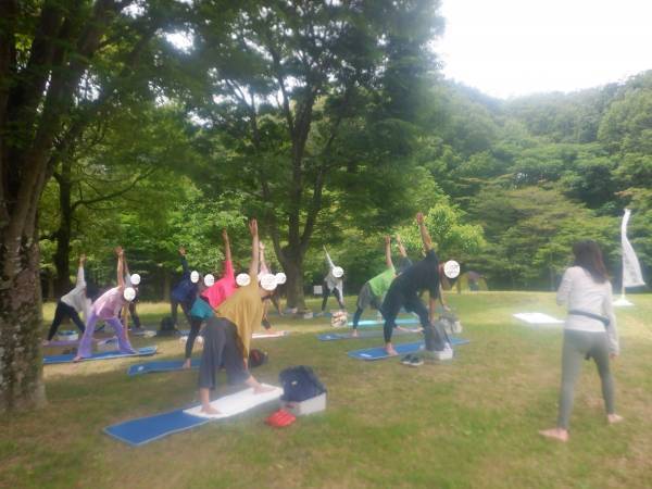 【11月12日（日）開催】里山ヨガCafé 小山内裏公園