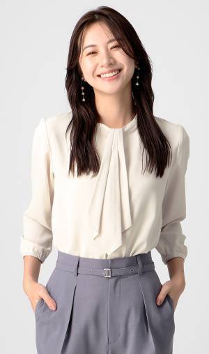 ＜洋服の青山＞ SNSフォロワーとの共創企画“みんなの声でつくろうプロジェクト”　特別な日にも通勤服にも合わせやすい2WAYマルチブラウスを先行販売