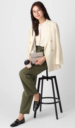 ＜洋服の青山＞ SNSフォロワーとの共創企画“みんなの声でつくろうプロジェクト”　特別な日にも通勤服にも合わせやすい2WAYマルチブラウスを先行販売