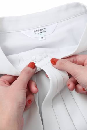 ＜洋服の青山＞ SNSフォロワーとの共創企画“みんなの声でつくろうプロジェクト”　特別な日にも通勤服にも合わせやすい2WAYマルチブラウスを先行販売