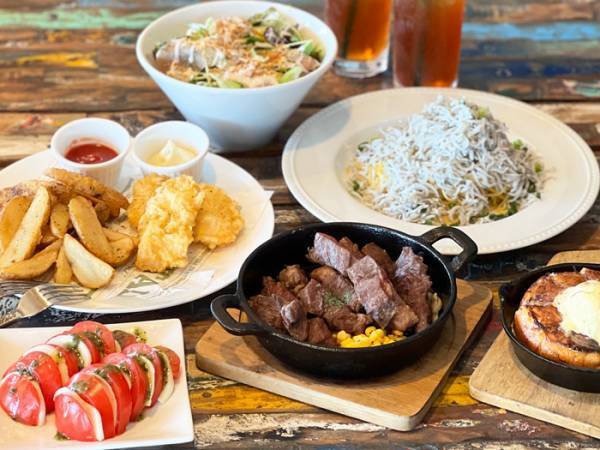 江ノ島 オーシャンビューの2階席でコース料理を堪能！「カフェ＆バー ヘミングウェイ江ノ島 本店」～コース料理のご予約受付開始～